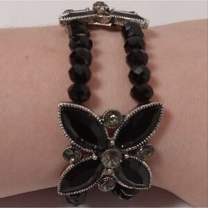 Black and silver beaded flower bracelet